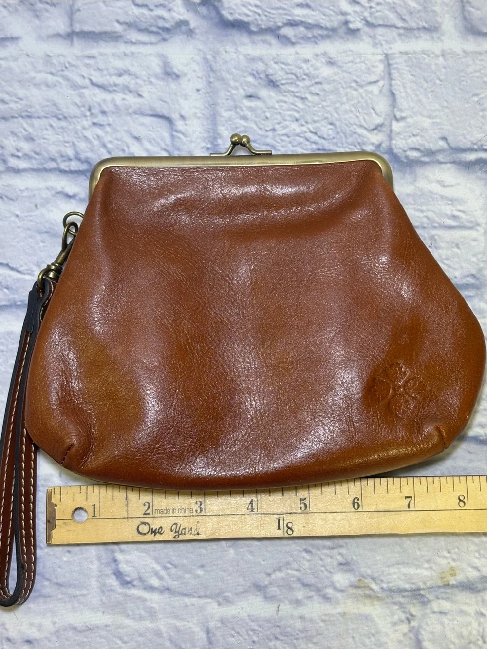 Patricia Nash Savena Kiss-Lock Leather Wristlet Suede Interior Detachable Strap